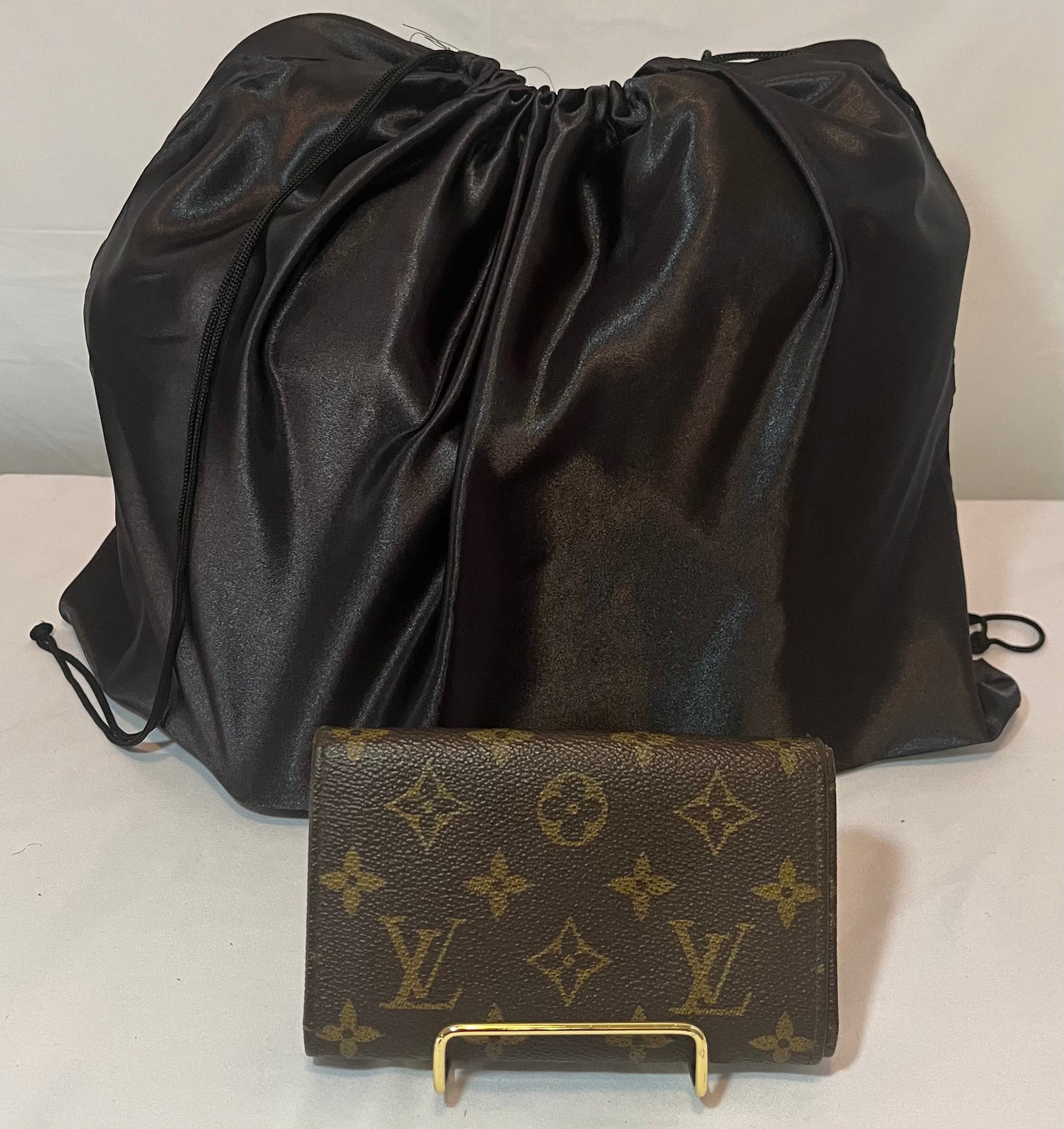 Louis Vuitton Petite Noe Drawstring & LV Wallet