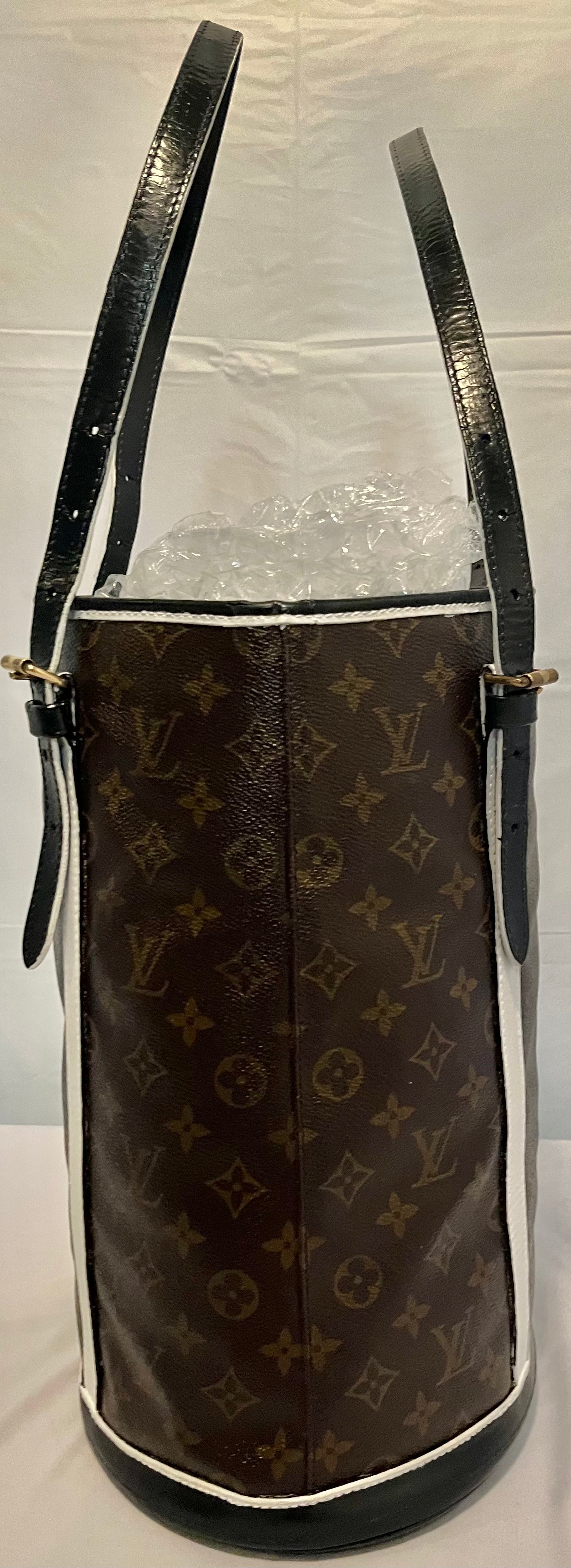 Louis Vuitton Bucket Tote Bag GM & LV Wallet