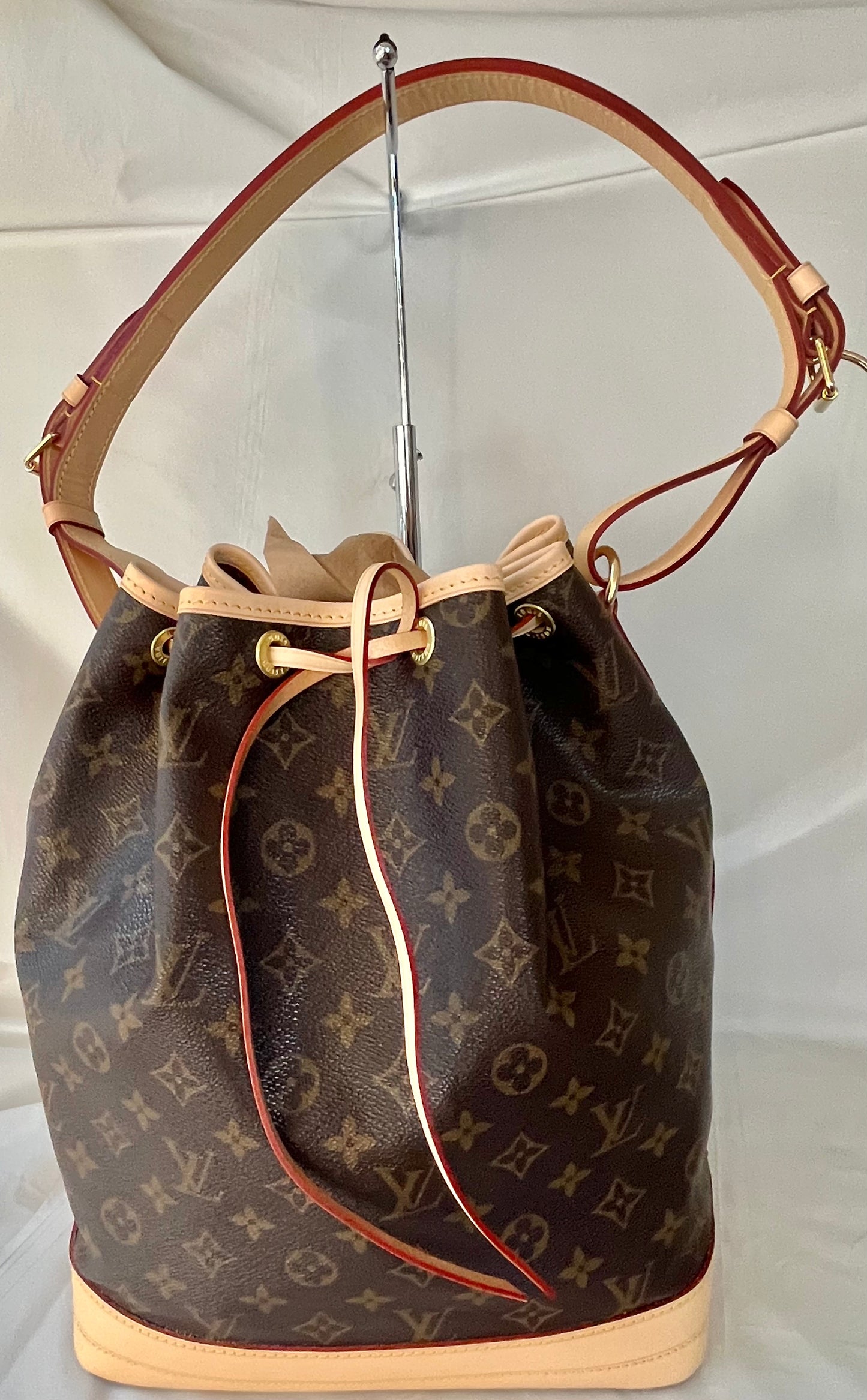 Louis Vuitton Noe & LV Wallet