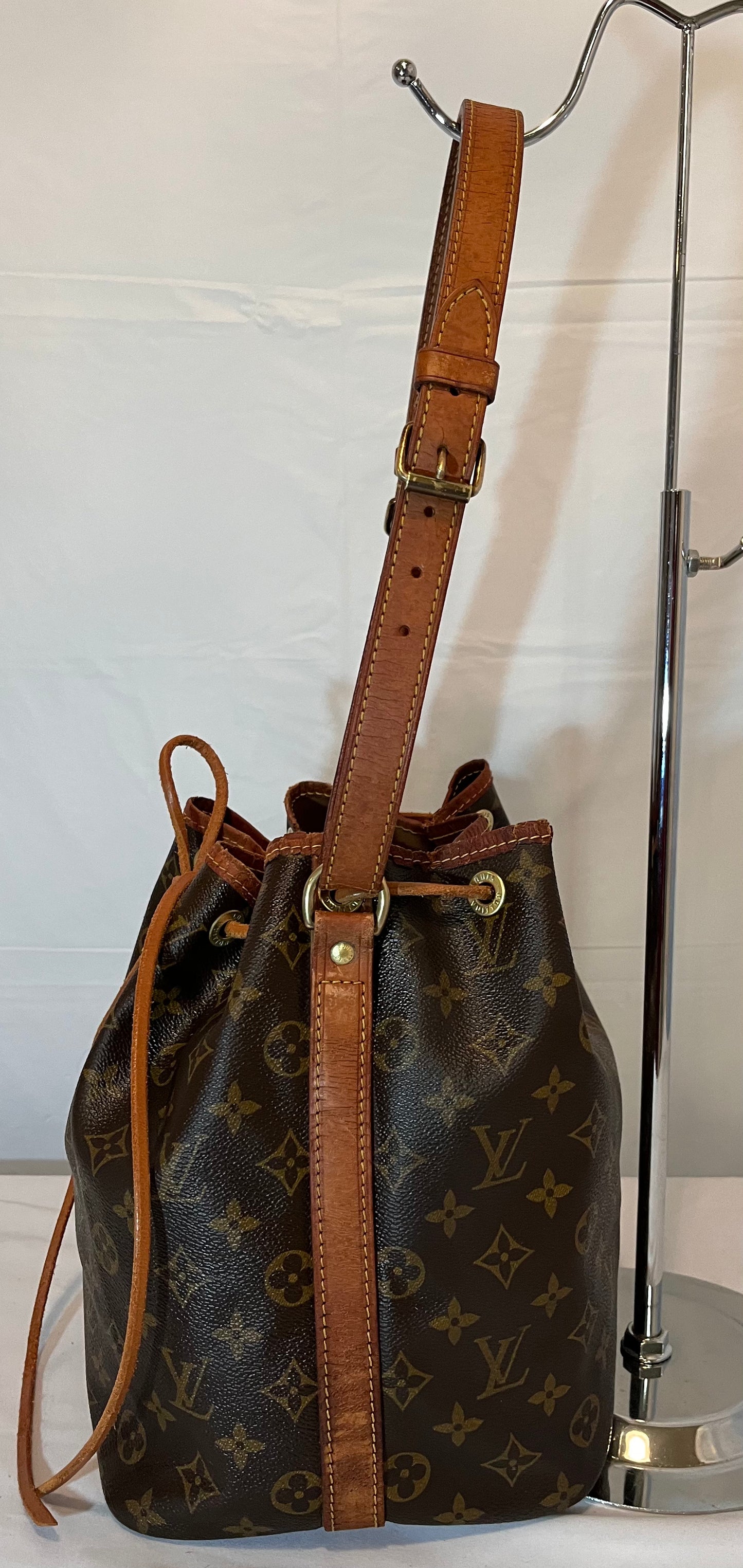 Louis Vuitton Petite Noe Drawstring & LV Wallet