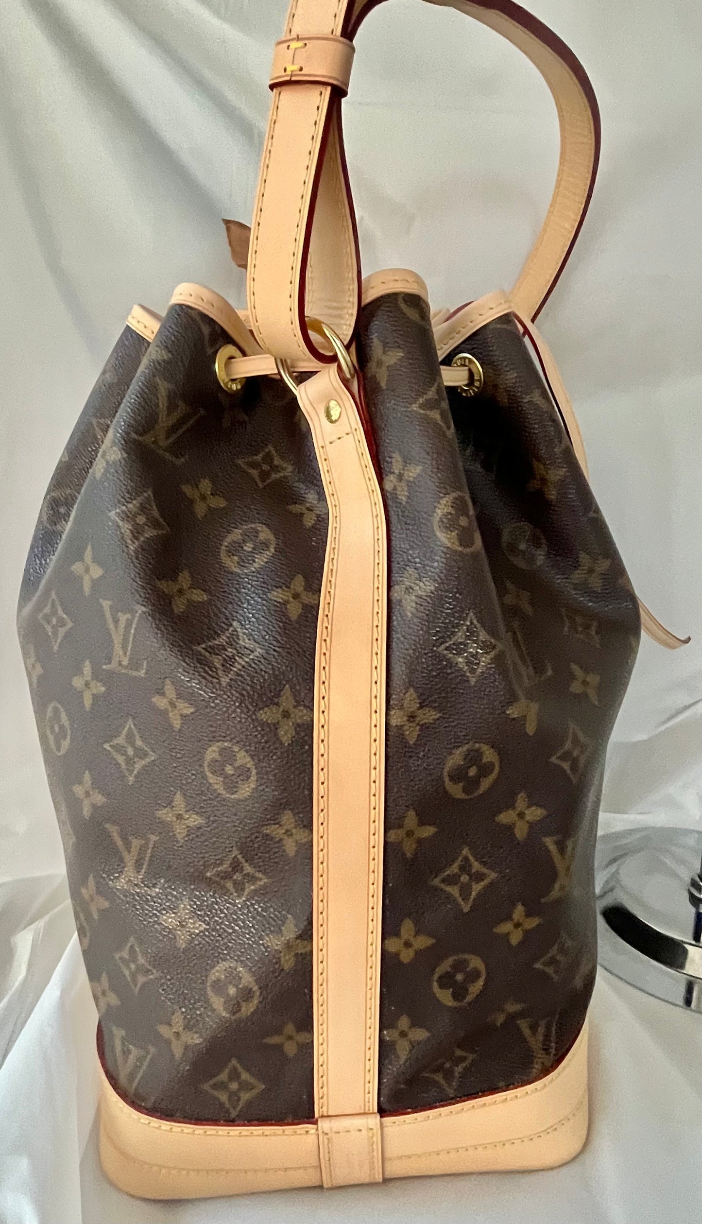 Louis Vuitton Noe & LV Wallet