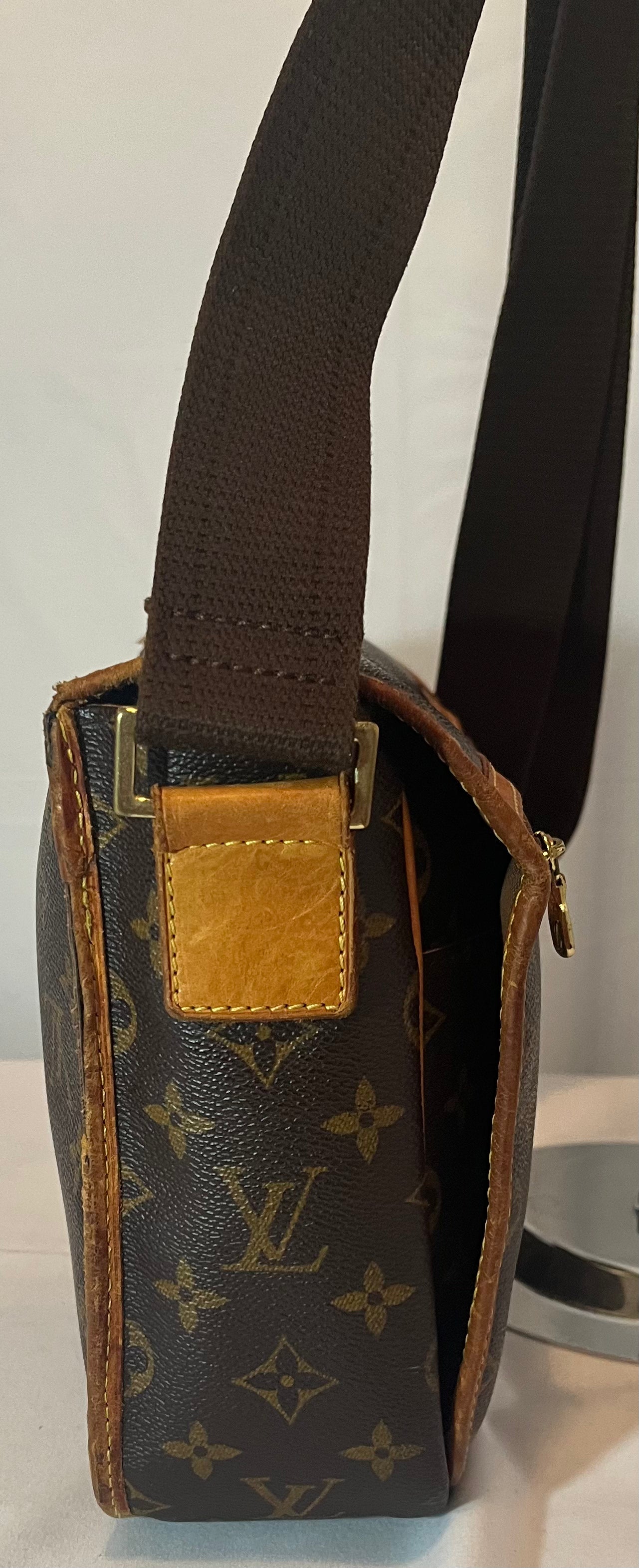 Louis Vuitton Crossover/Shoulder bag