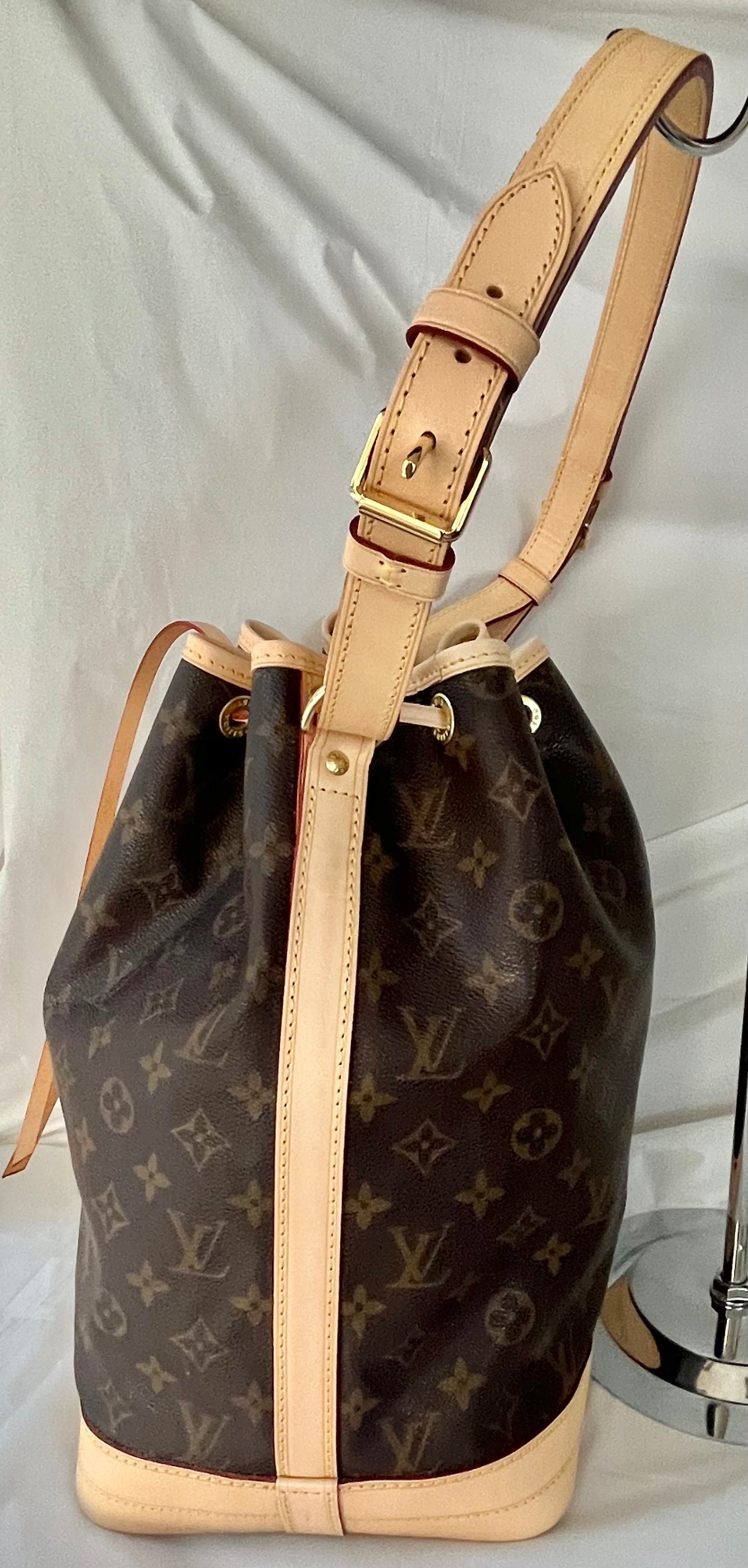 Louis Vuitton Noe & LV Wallet